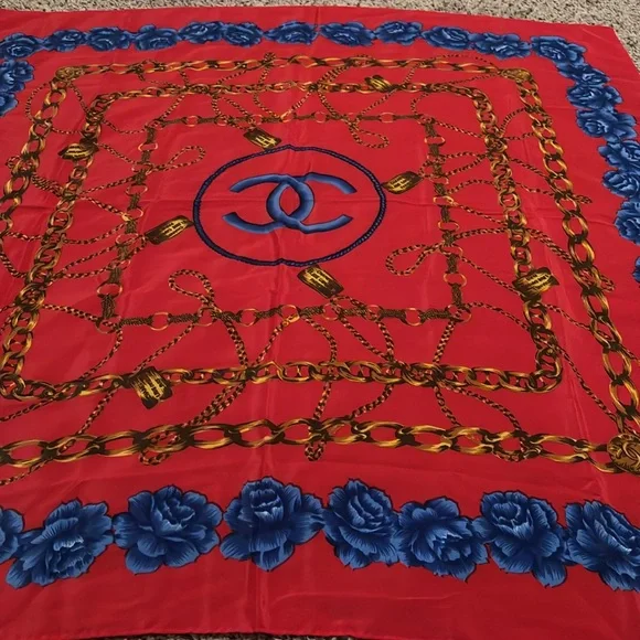 1990s Chanel Blue Silk Scarf with Flower and Chain Details - Picture 4 of 6